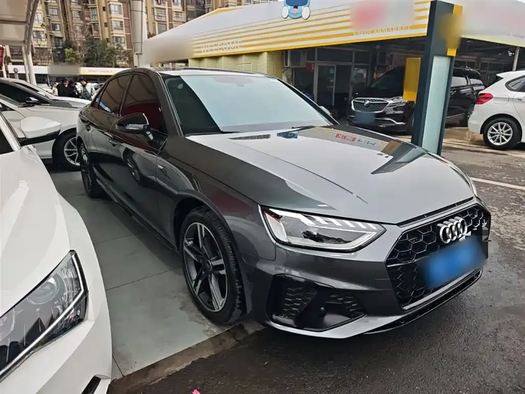 Audi A4L 2022 из CN, фото 4