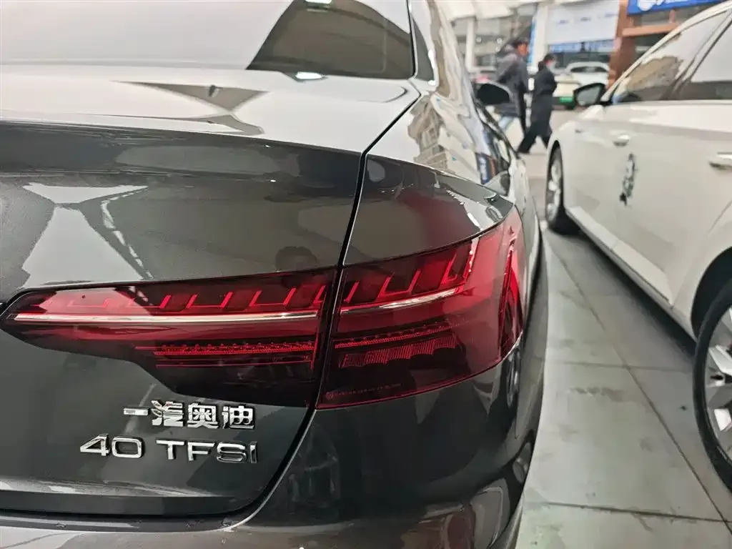 Audi A4L 2022 из CN, фото 7