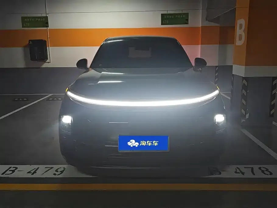 Li Auto L8 2023 из CN, фото 2