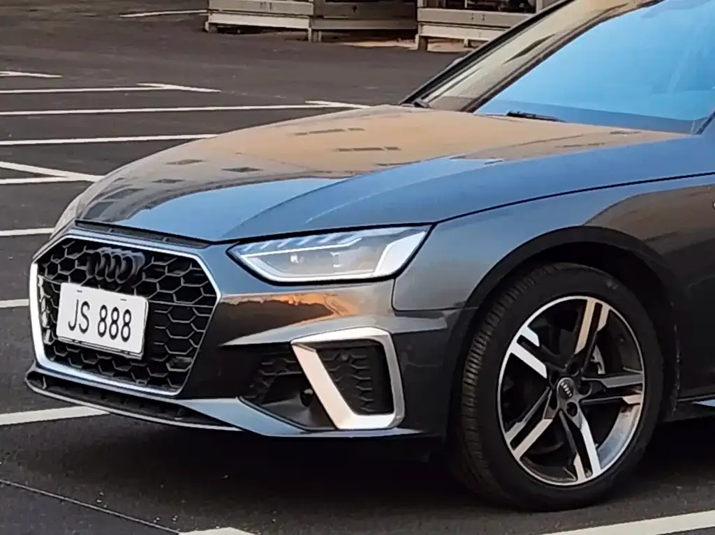 Audi A4L 2021 из CN, фото 4