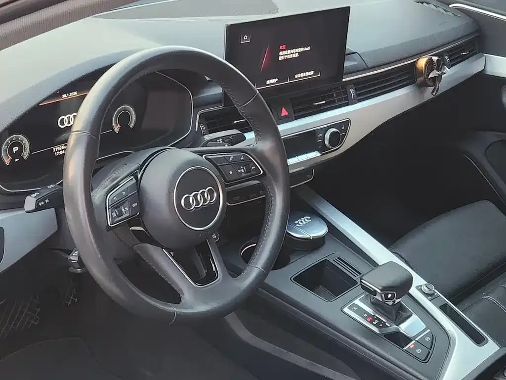 Audi A4L 2021 из CN, фото 8