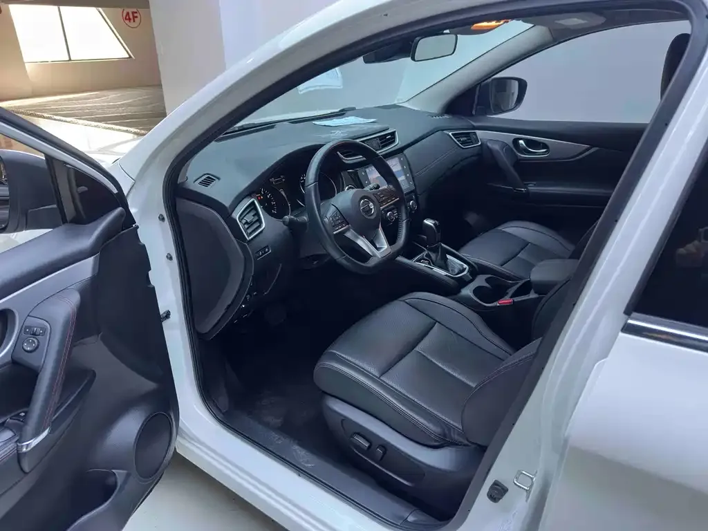 Nissan Qashqai — фото 10