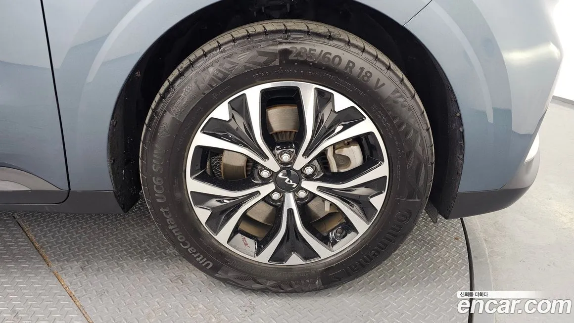 Kia Carnival — фото 10
