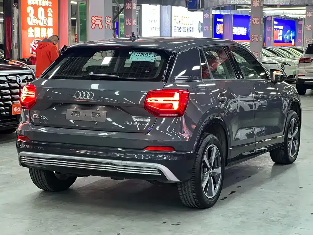 Audi Q2L e-tron — фото 8
