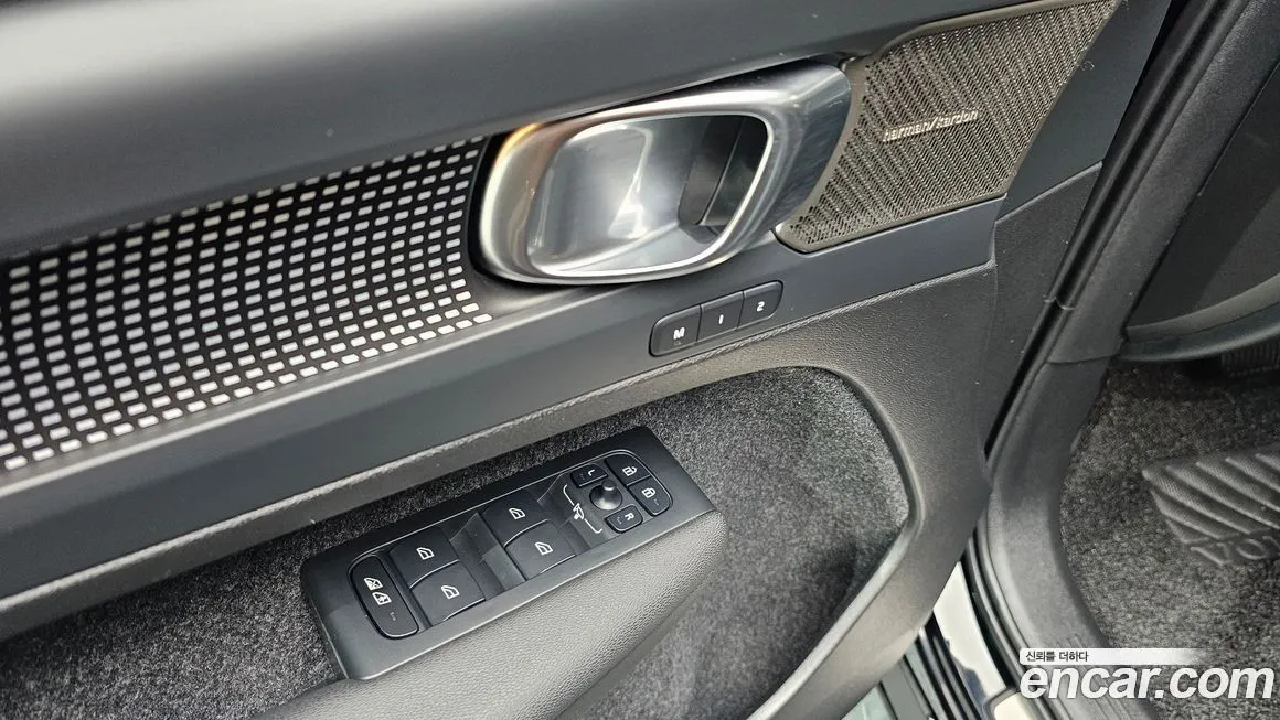 Volvo XC40 2025 из KR, фото 10