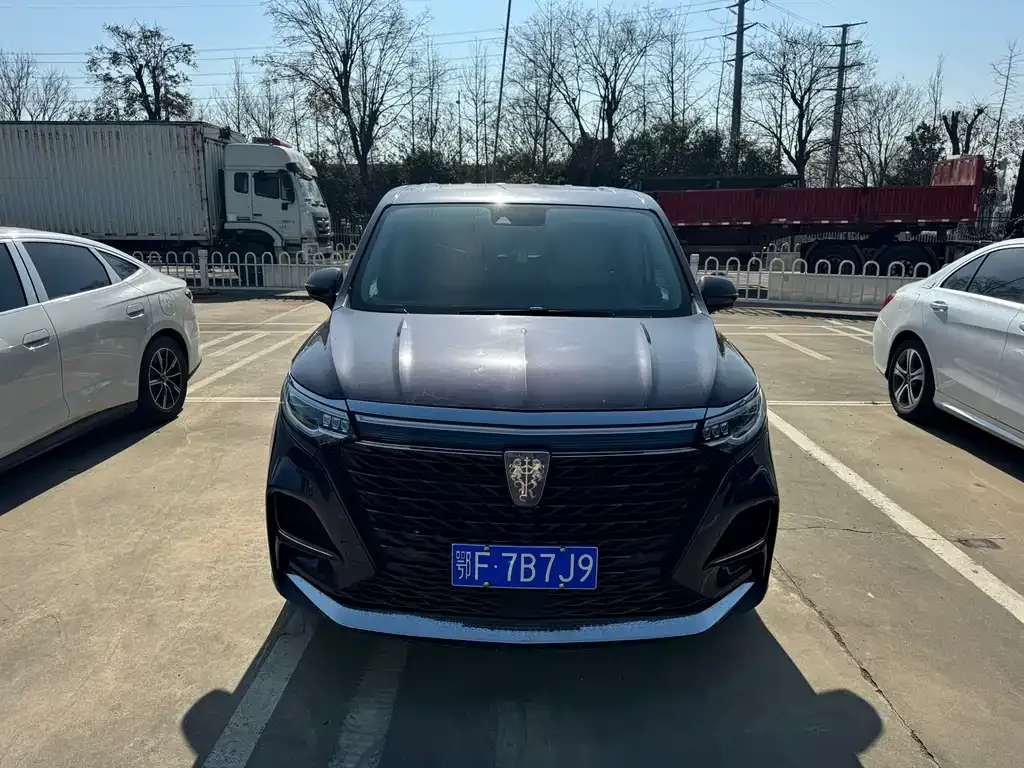 Roewe iMAX8