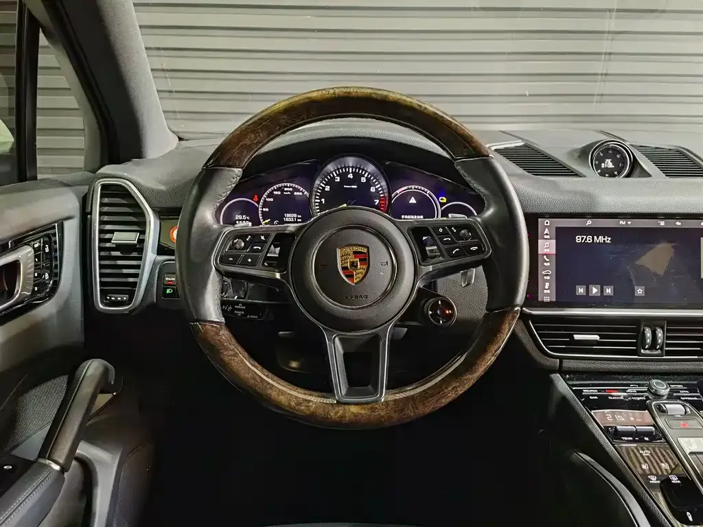 Porsche Cayenne Hybrid — фото 9