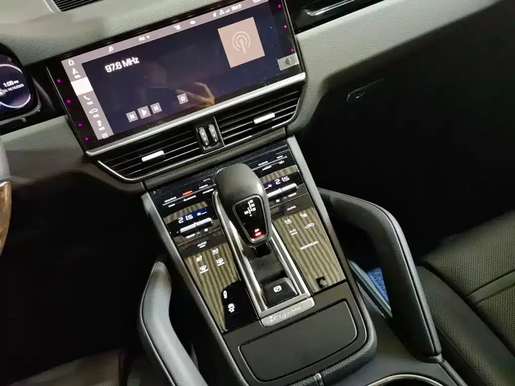Porsche Cayenne Hybrid — фото 4
