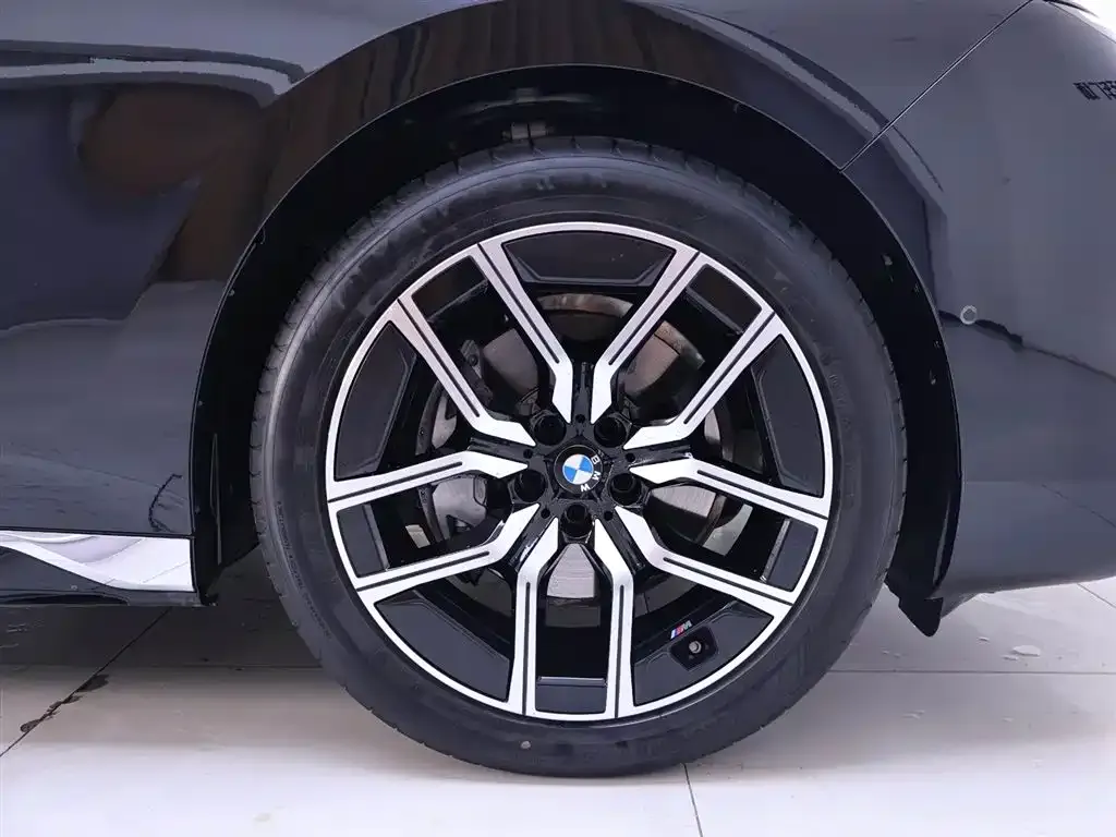 BMW 7 Series 2024 из CN, фото 4
