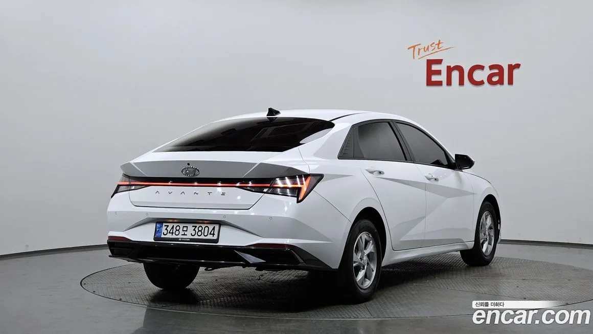 Hyundai AVANTE — фото 3