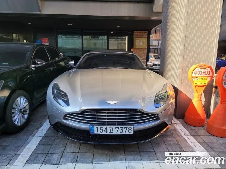 Aston Martin DB11 2022 из KR, фото 5