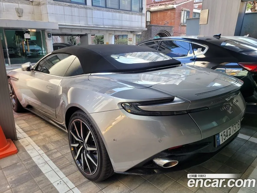 Aston Martin DB11 2022 из KR, фото 7
