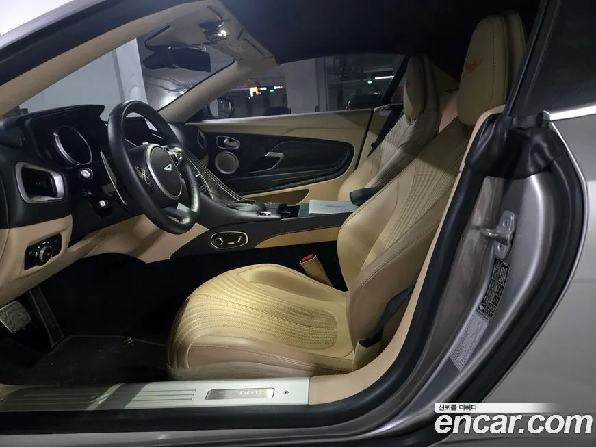Aston Martin DB11 2022 из KR, фото 4