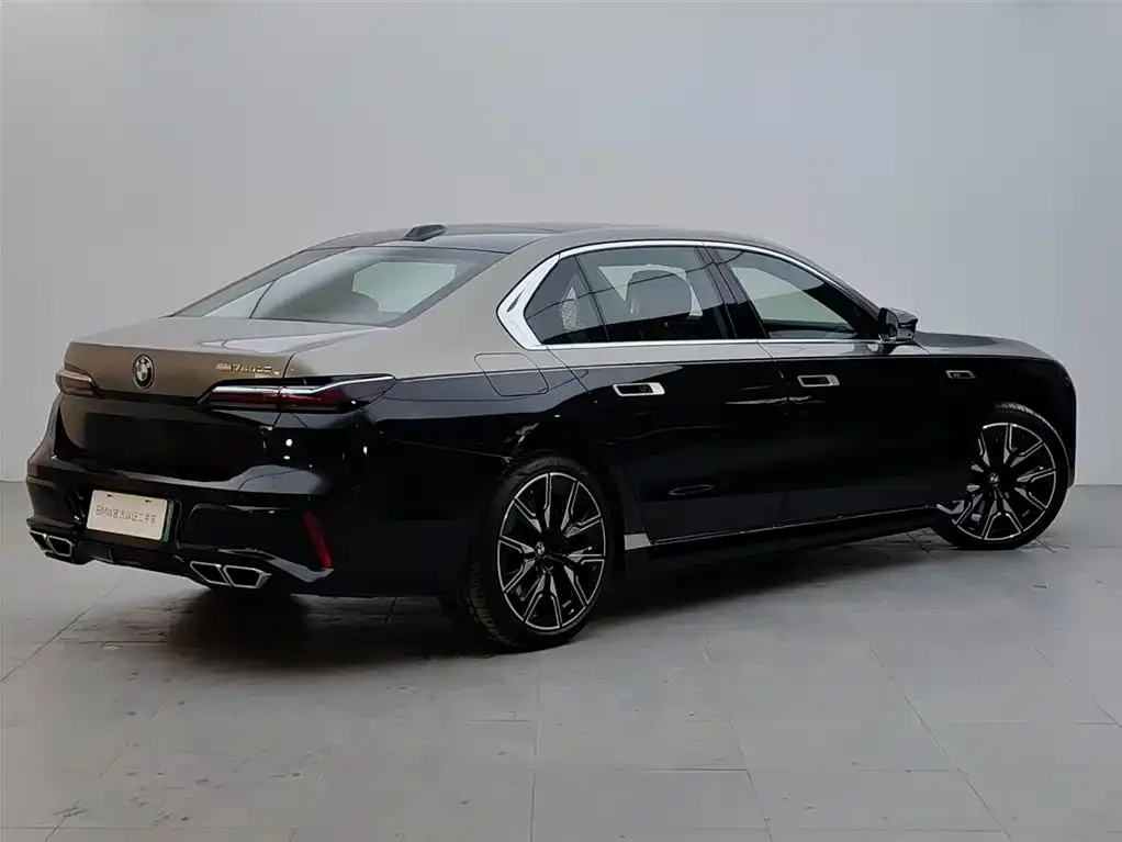 BMW M760Le 2024 из CN, фото 5