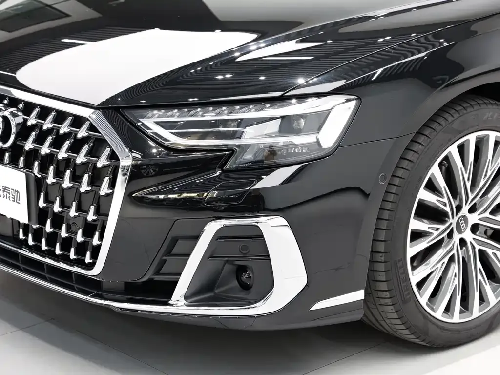 Audi A8 — фото 7