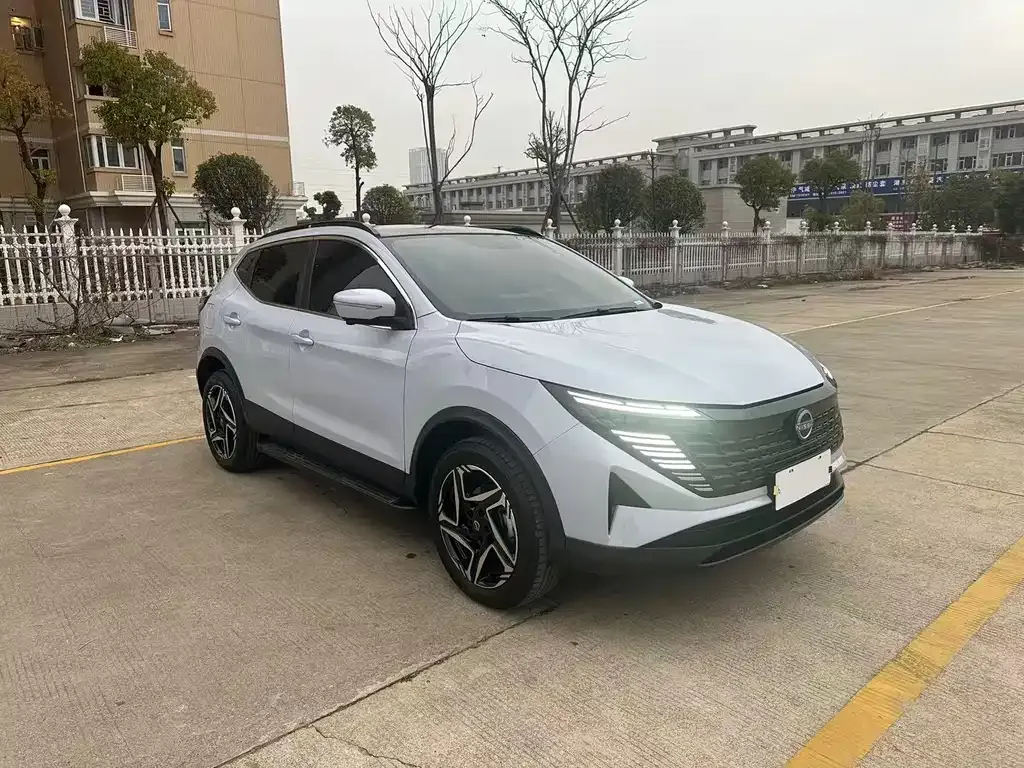 Nissan Qashqai — фото 1