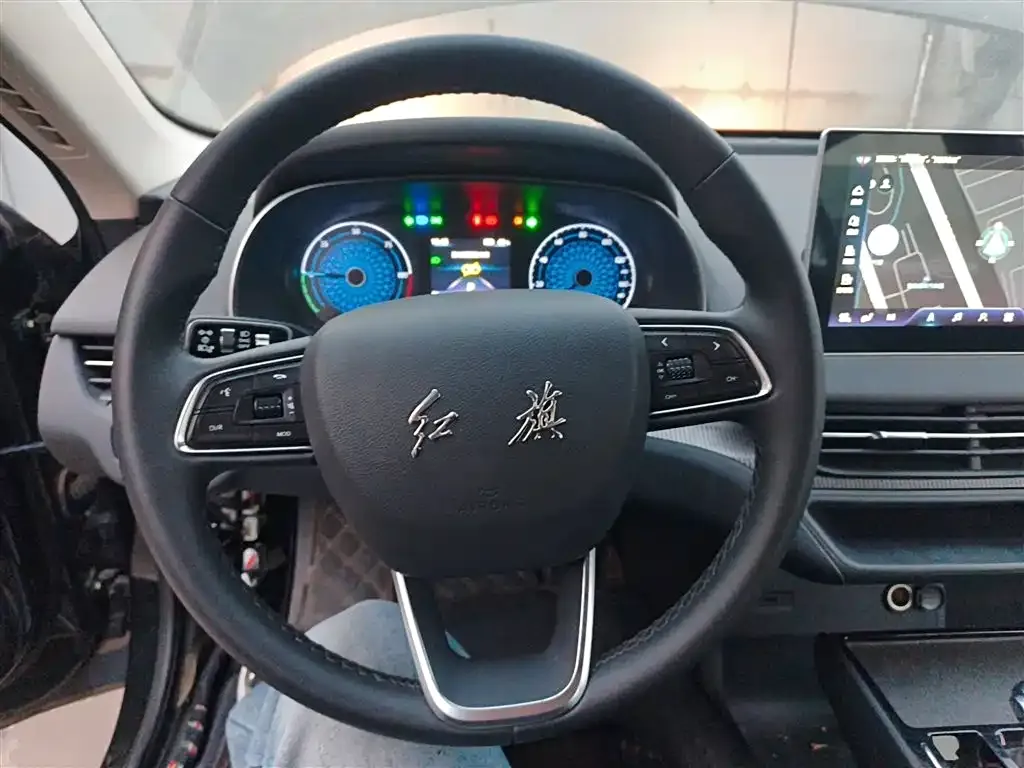 Hongqi E-QM5 — фото 7