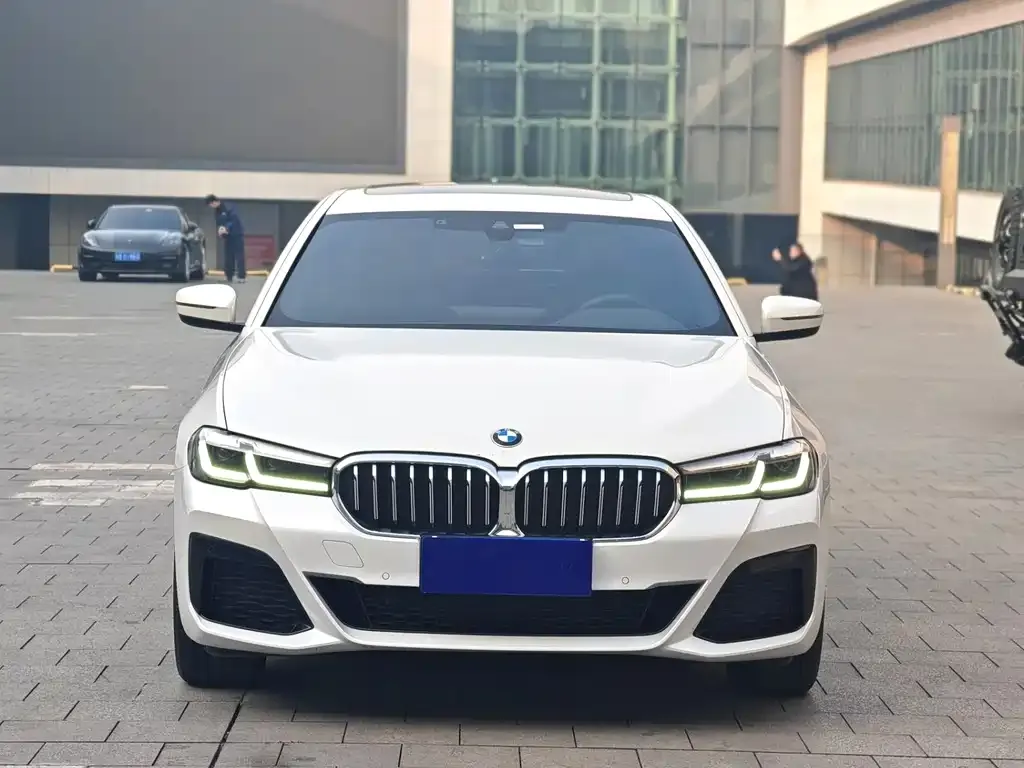 BMW 5 Series — фото 7