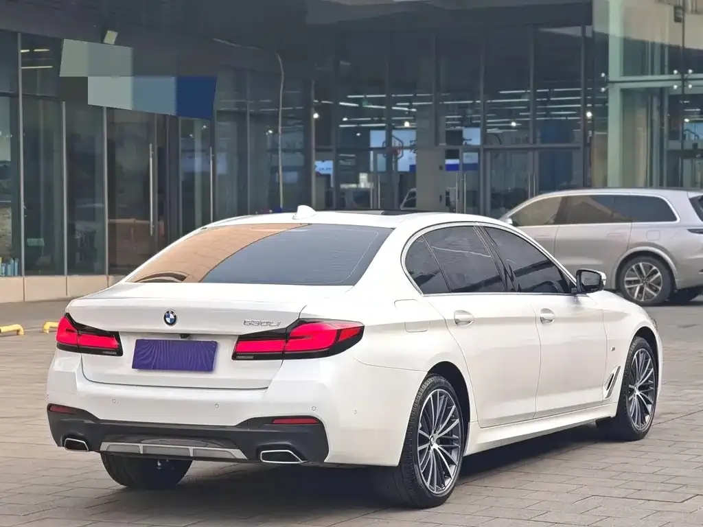 BMW 5 Series — фото 4
