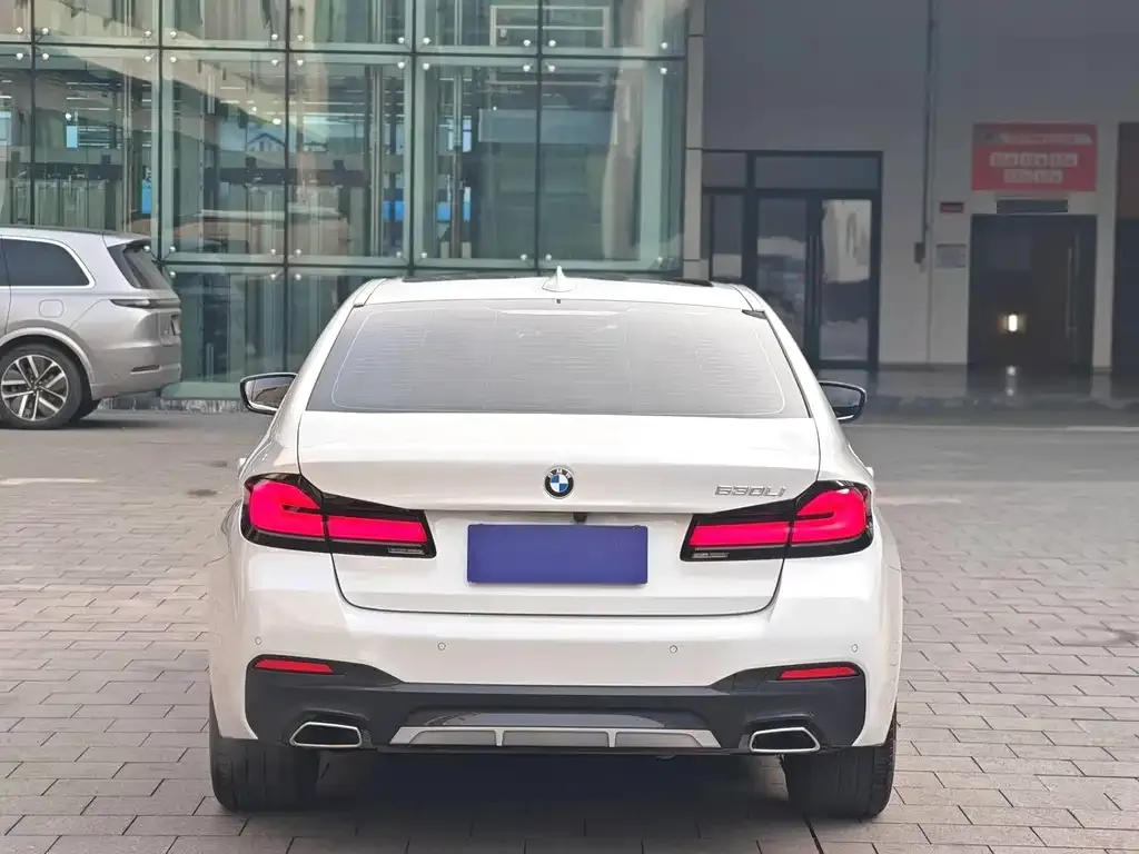 BMW 5 Series — фото 2