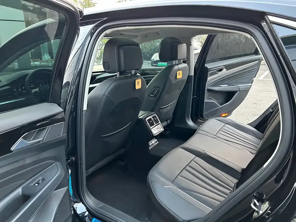 Volkswagen Passat — фото 9