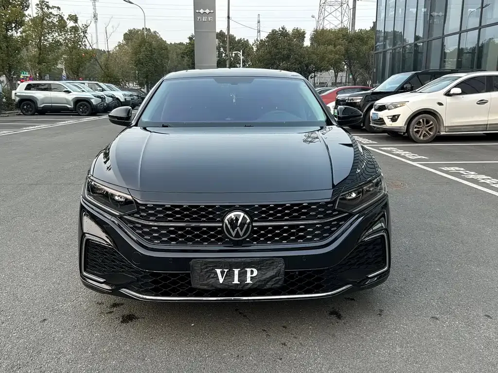 Volkswagen Passat — фото 8
