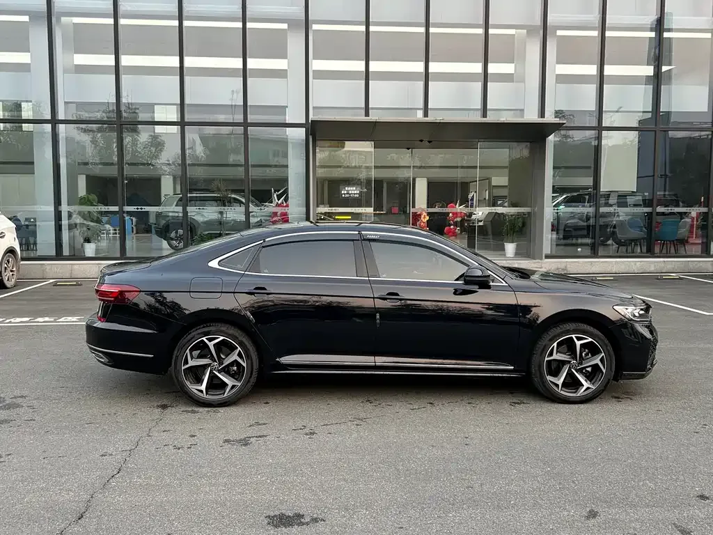 Volkswagen Passat — фото 7