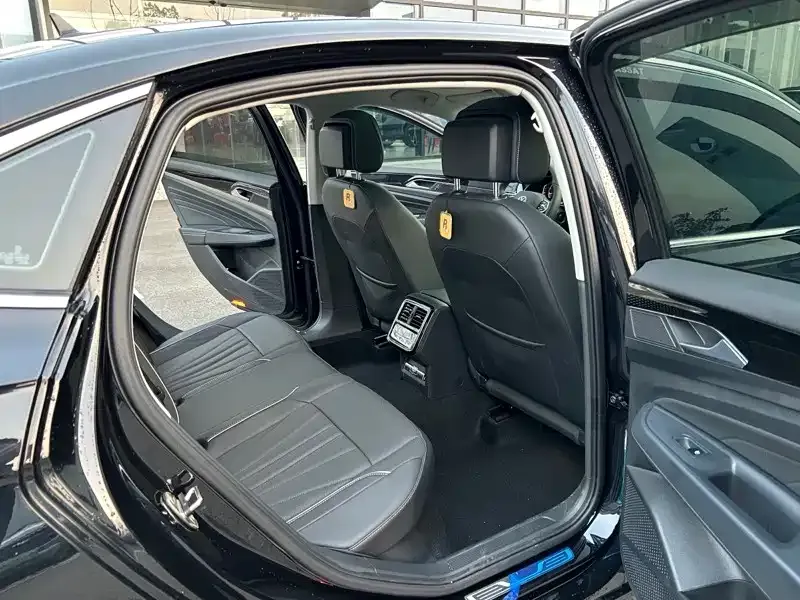 Volkswagen Passat — фото 2