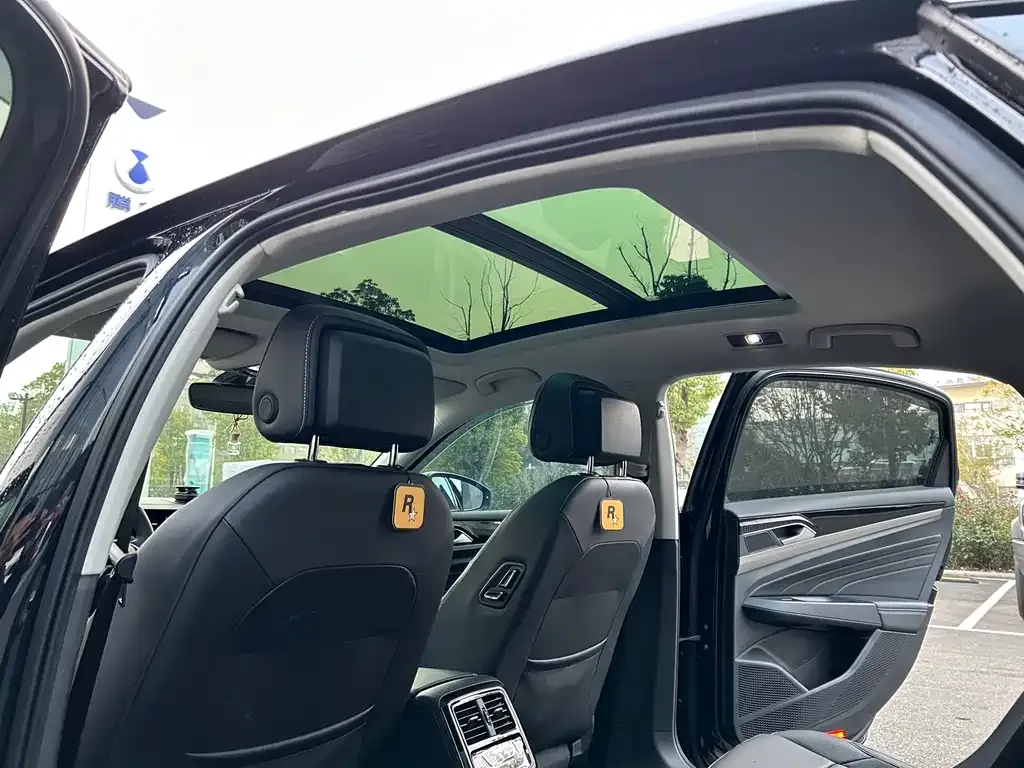 Volkswagen Passat — фото 10