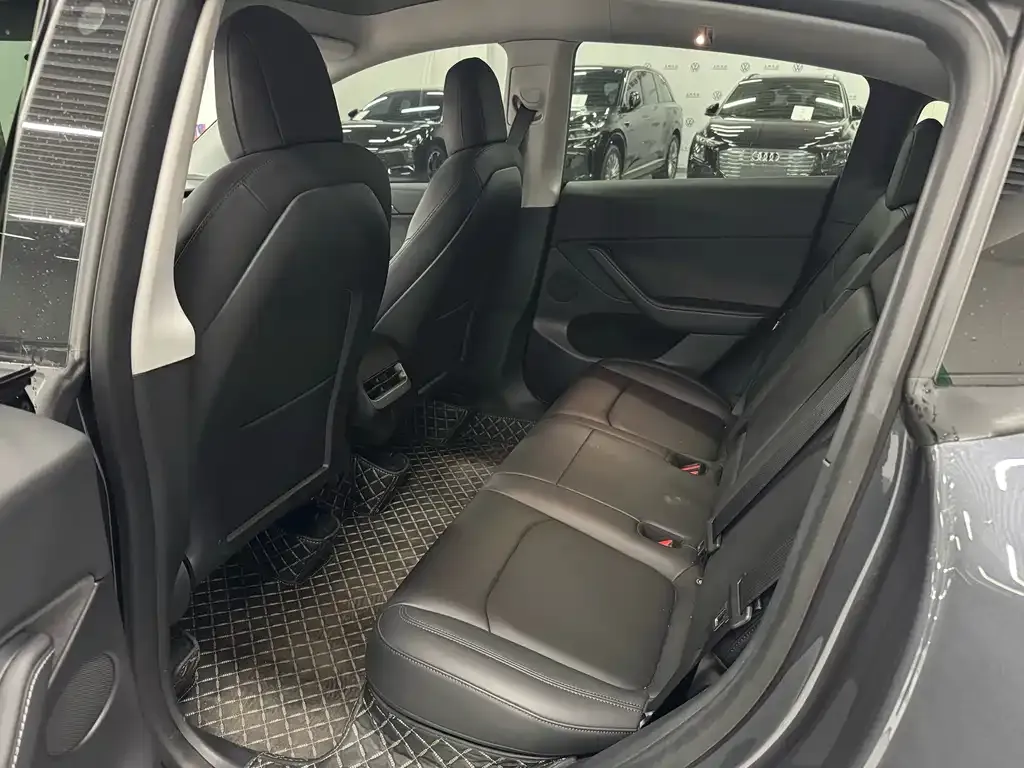 Tesla Model Y 2021 из CN, фото 2