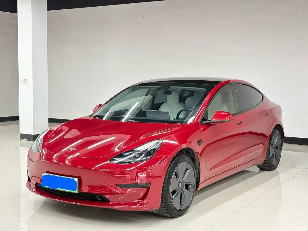Tesla Model 3 — фото 1