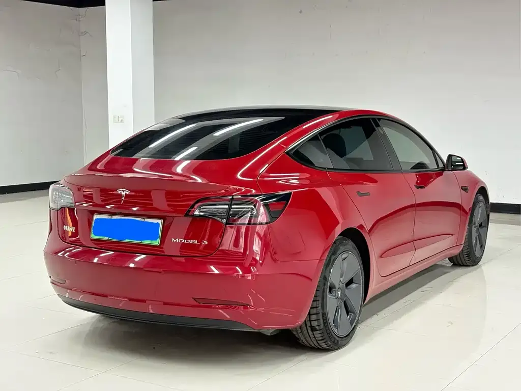 Tesla Model 3 — фото 5