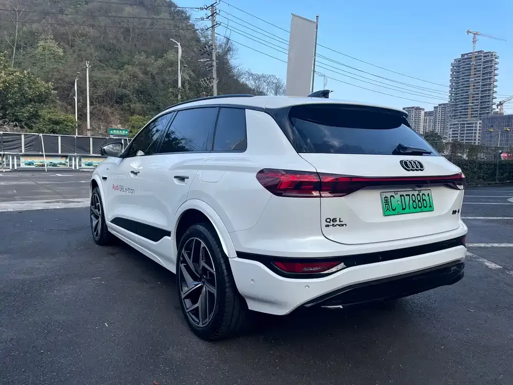 Audi Q6L e-tron — фото 4