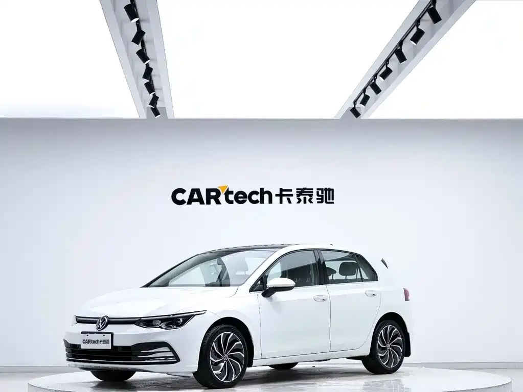 Volkswagen Golf 2023 из CN, фото 1