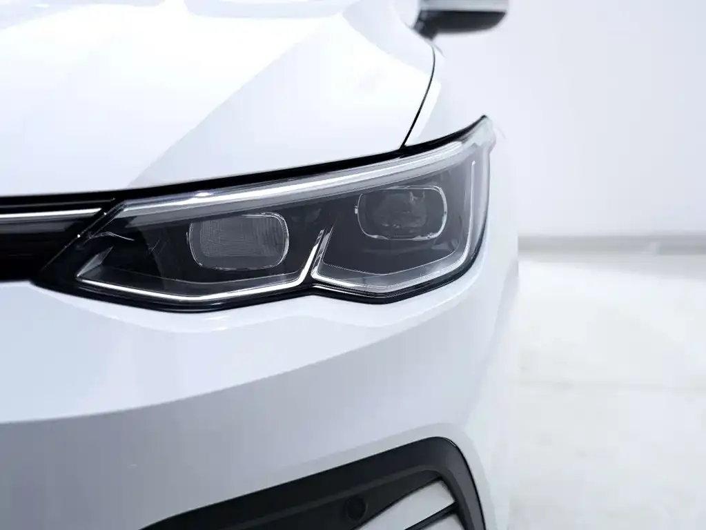 Volkswagen Golf 2023 из CN, фото 9