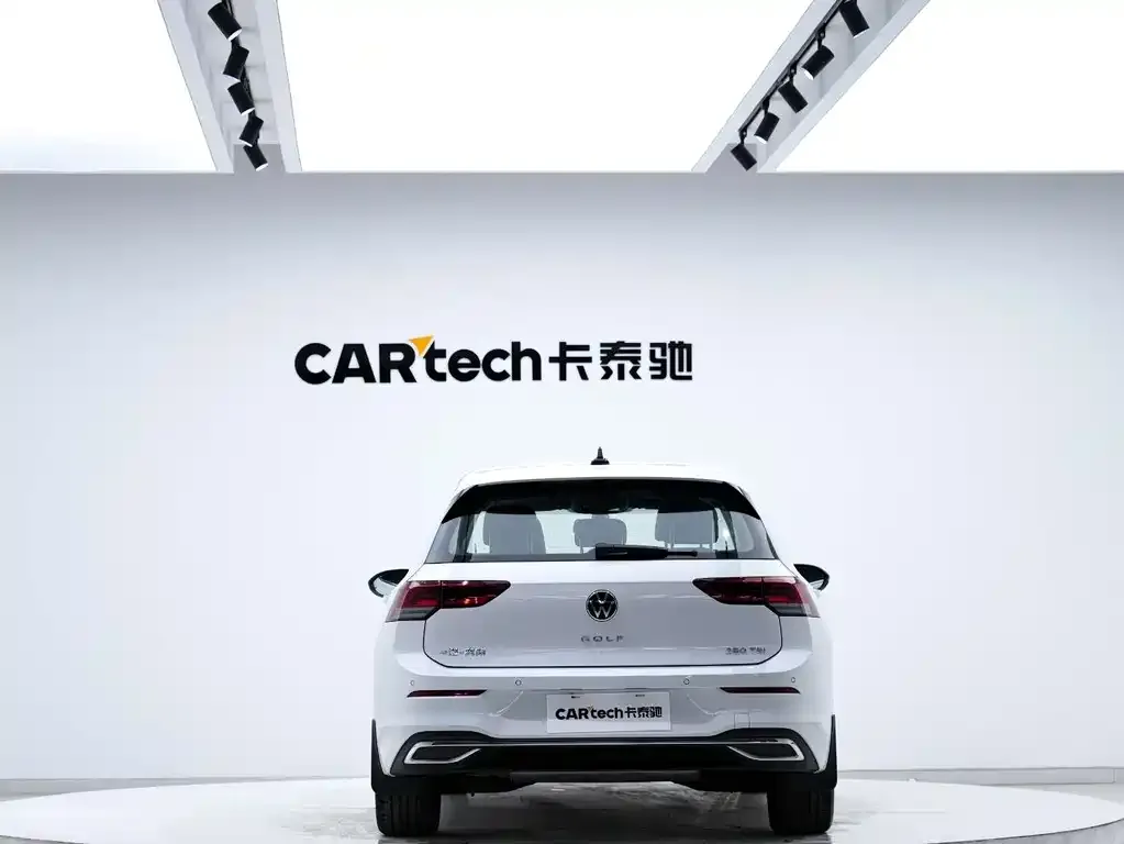 Volkswagen Golf 2023 из CN, фото 10