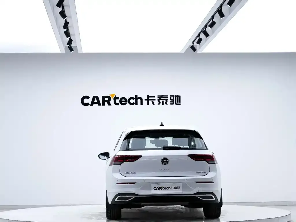 Volkswagen Golf 2023 из CN, фото 6