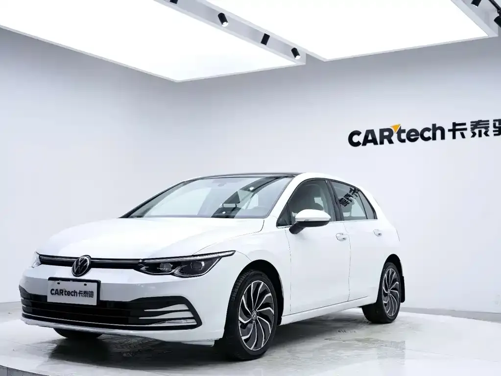 Volkswagen Golf 2023 из CN, фото 8