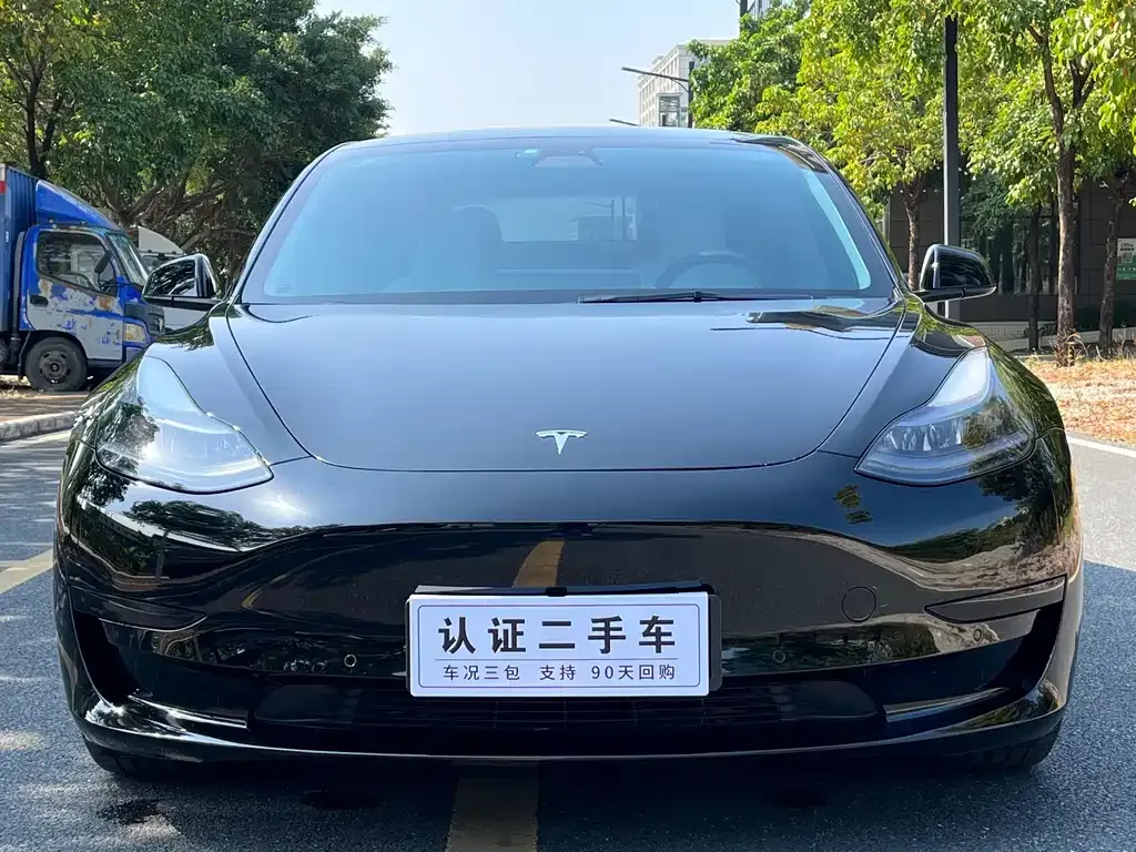 Tesla Model 3 — фото 10