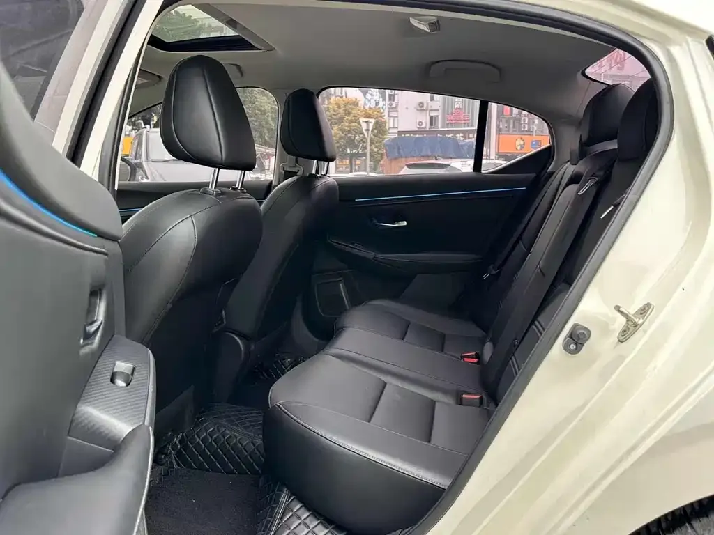 Nissan Sylphy 2023 из CN, фото 2