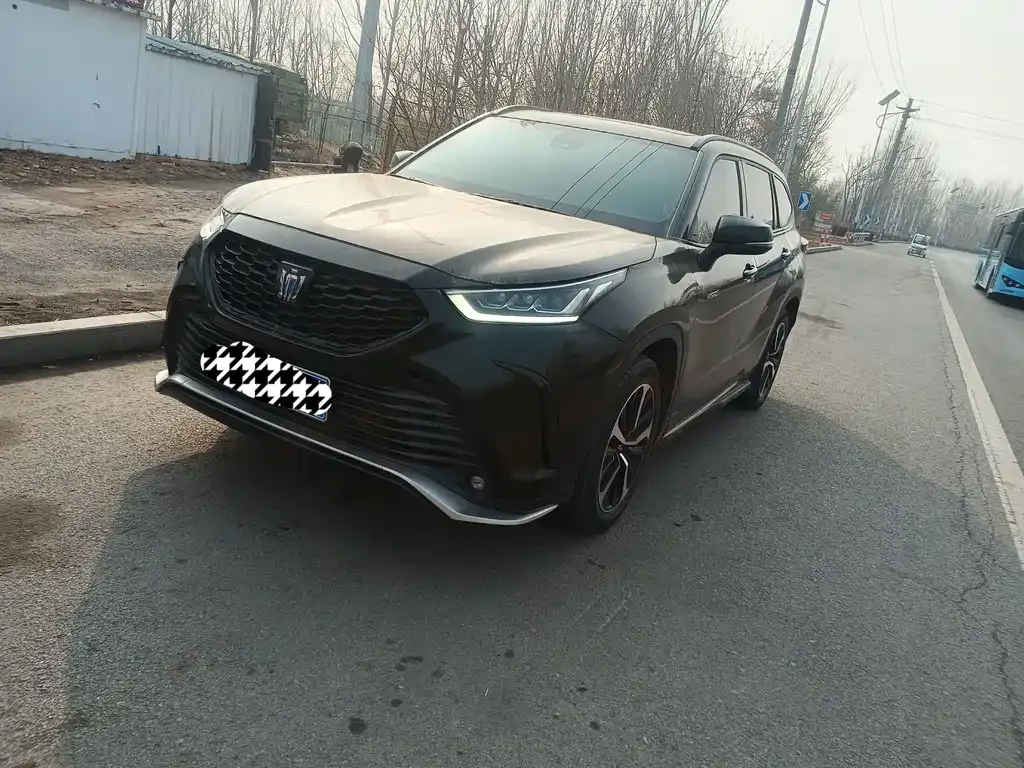 Toyota Crown Kluger 2022 из CN, фото 1