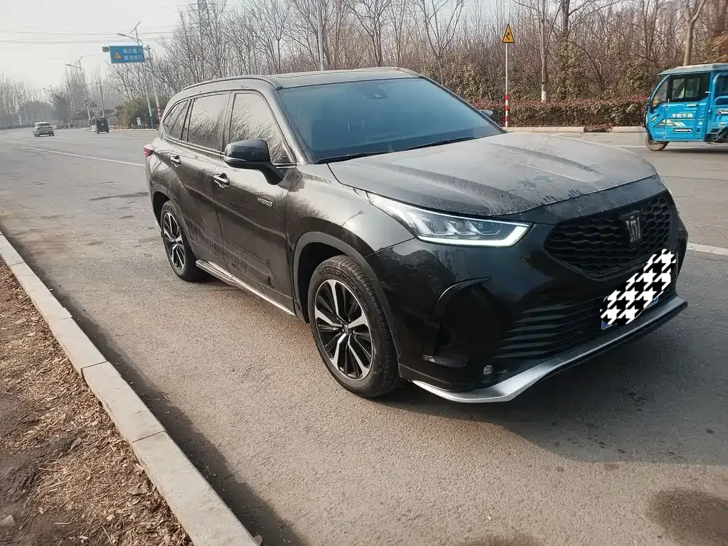 Toyota Crown Kluger 2022 из CN, фото 3