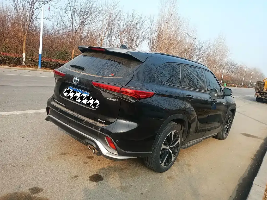 Toyota Crown Kluger 2022 из CN, фото 4