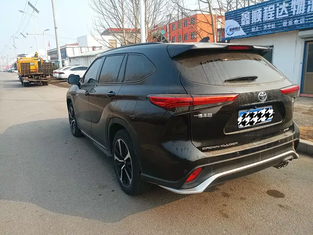 Toyota Crown Kluger 2022 из CN, фото 5