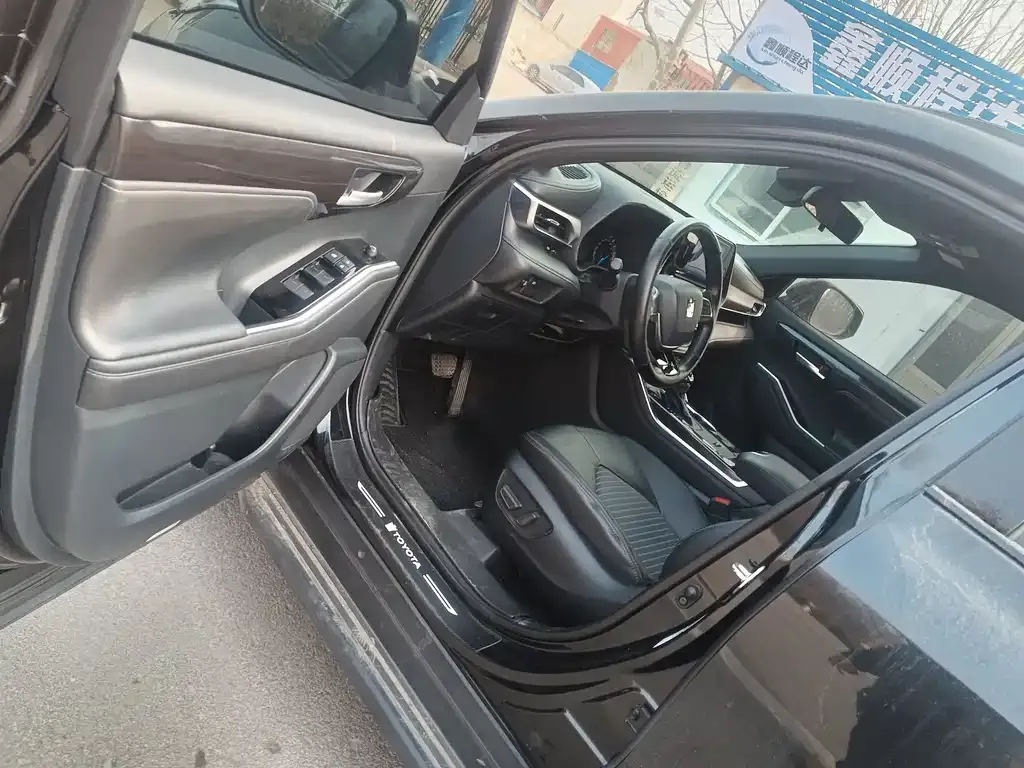 Toyota Crown Kluger 2022 из CN, фото 6