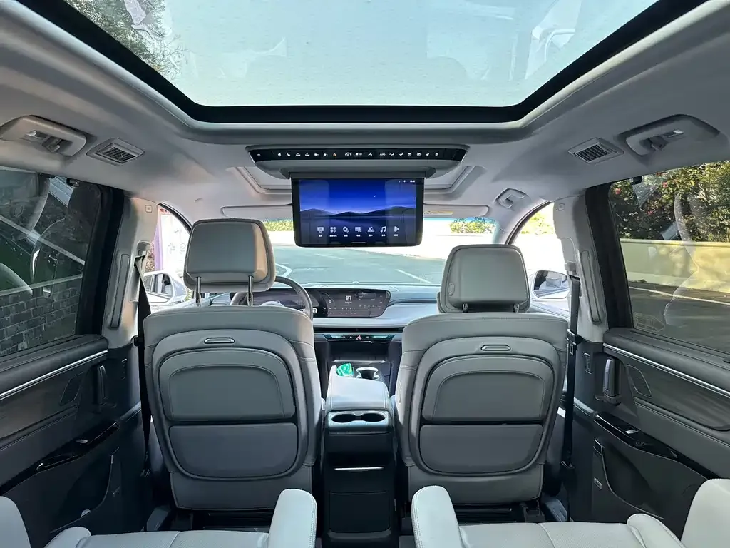 Buick GL8 2025 из CN, фото 2