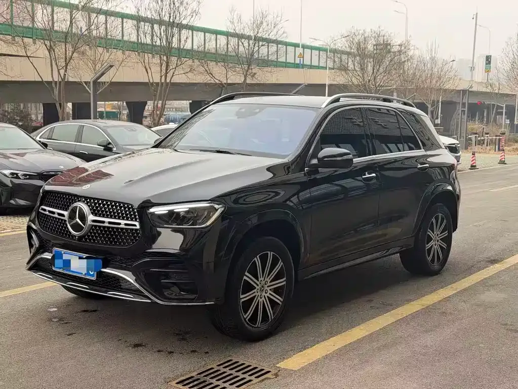 Mercedes-Benz GLE — фото 1