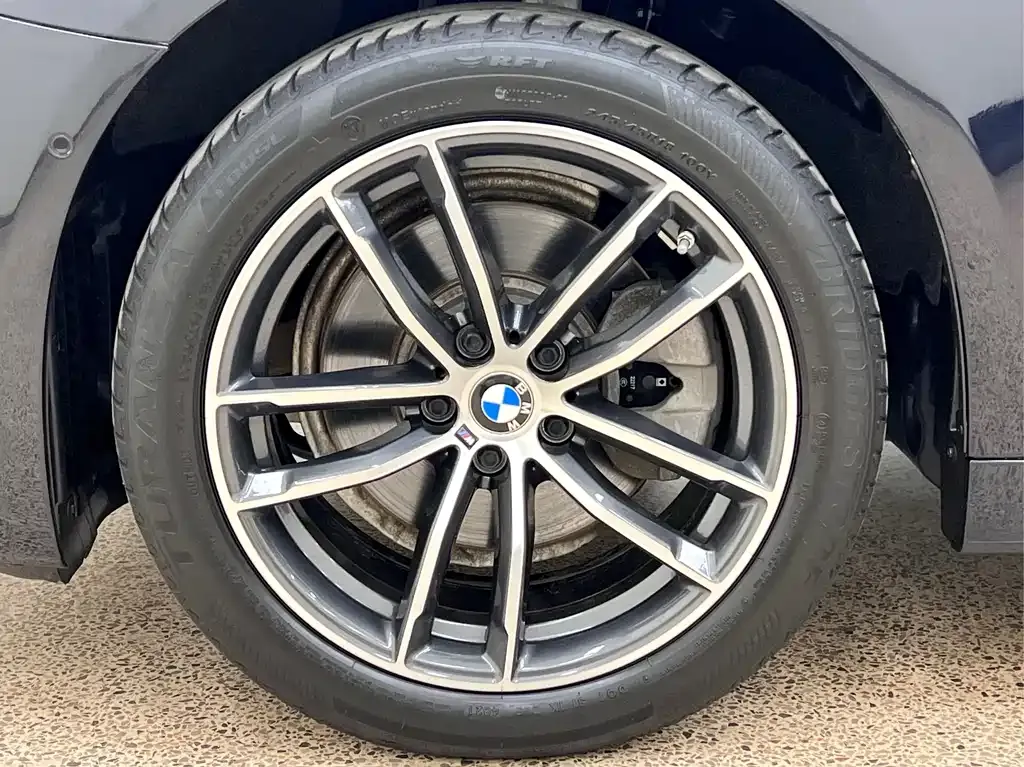 BMW 5 Series — фото 9