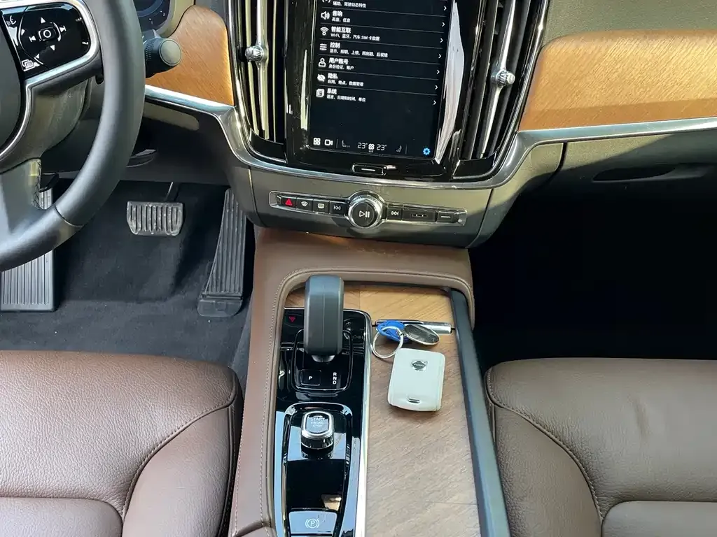 Volvo S90 — фото 2