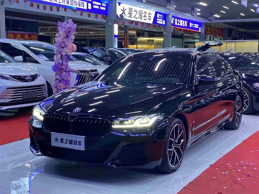 BMW 5 Series — фото 1